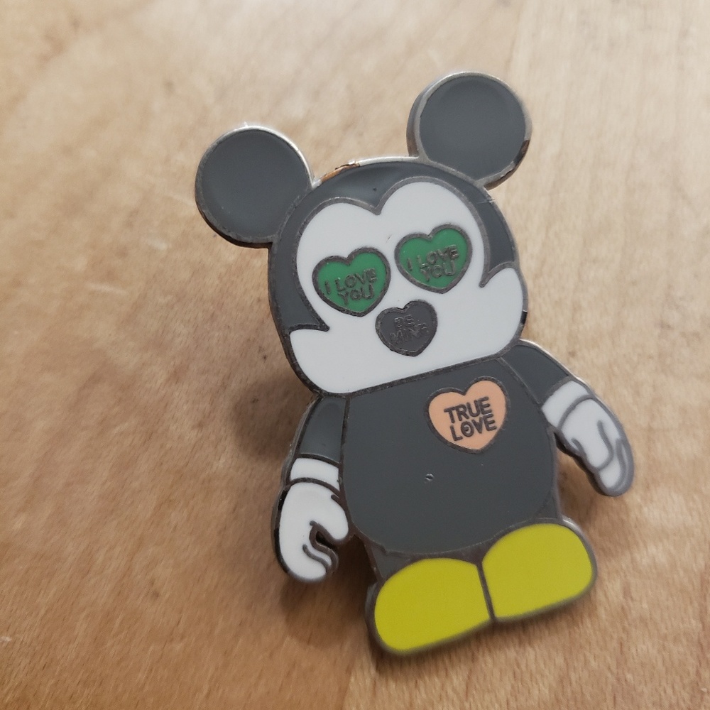 LIMITED RELEASE Disney Pin Vinylmation 2009